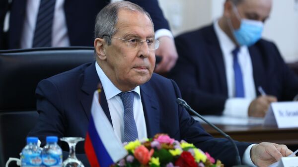 Lavrov: Pogoršava se situacija u Avganistanu, ako bude potrebe angažovaćemo bazu u Tadžikistanu - Sputnik Srbija
