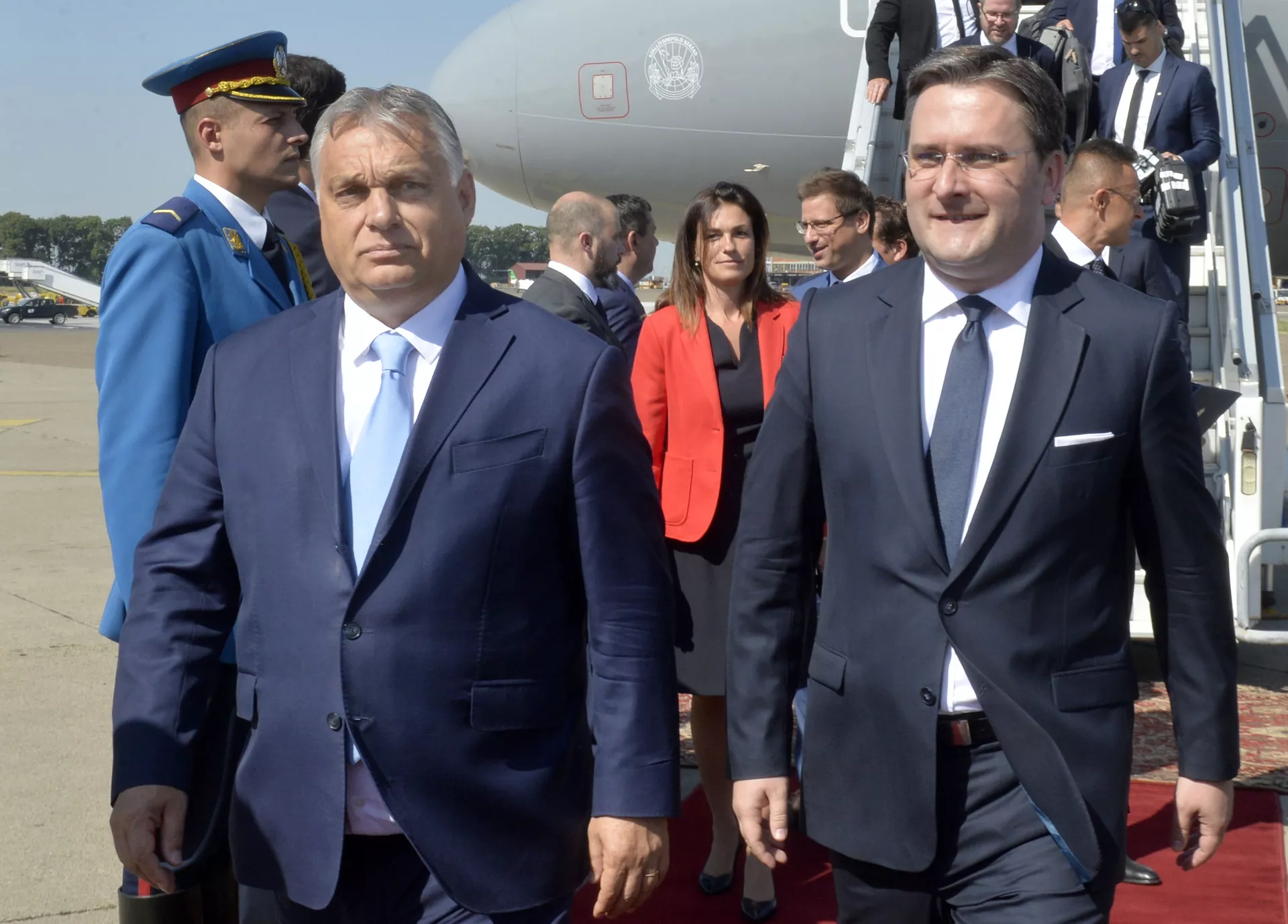 Viktor Orban na beogradskom aerodromu sa Nikolom Selakovićem Viktor Orban na beogradskom aerodromu sa Nikolom Selakovićem - Sputnik Srbija, 1920, 13.07.2021