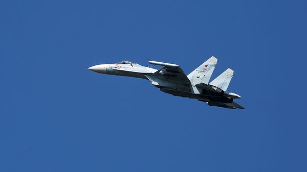 Višenamenski lovac Su-27 - Sputnik Srbija