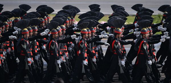 Pakistanski rendžeri marširaju tokom vojne parade u Islamabadu. - Sputnik Srbija