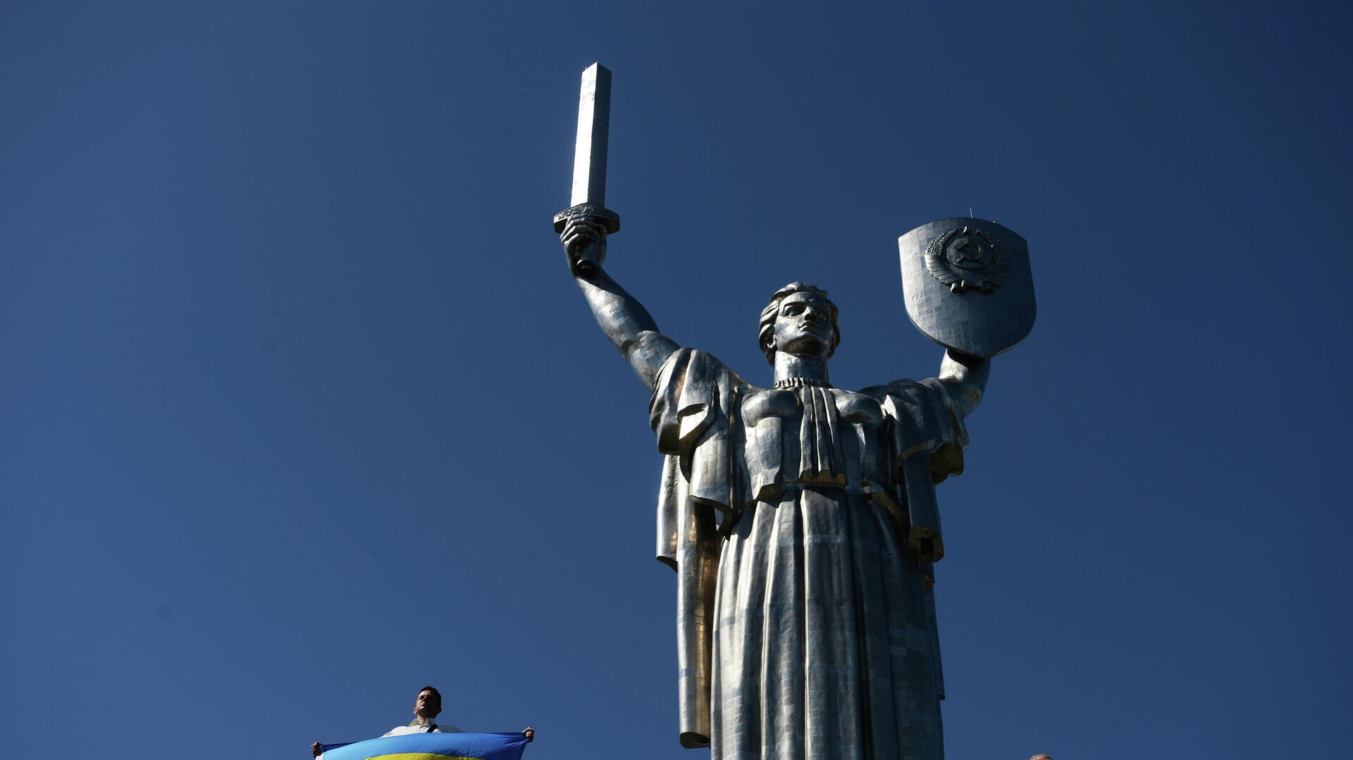 Свечаности за Дан победе у Украјини, споменик Мајка отаџбина - Sputnik Србија, 1920, 12.12.2021