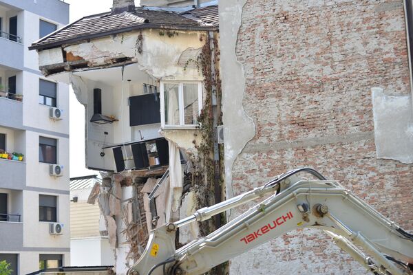 Срушио се још један део зграде у Видовданској улици на Врачару - Sputnik Србија