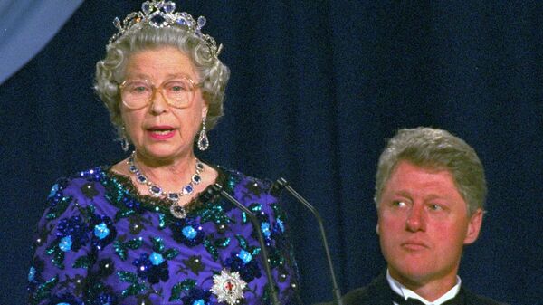 Engleska kraljica Elizabeta i Bil Klinton - Sputnik Srbija
