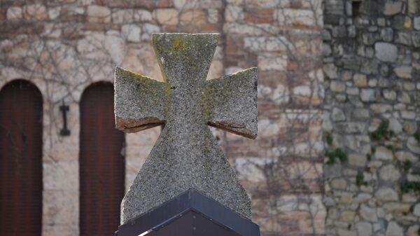 Са звоника цркве у Липљану украдена застава СПЦ, реаговао Београд и епархија