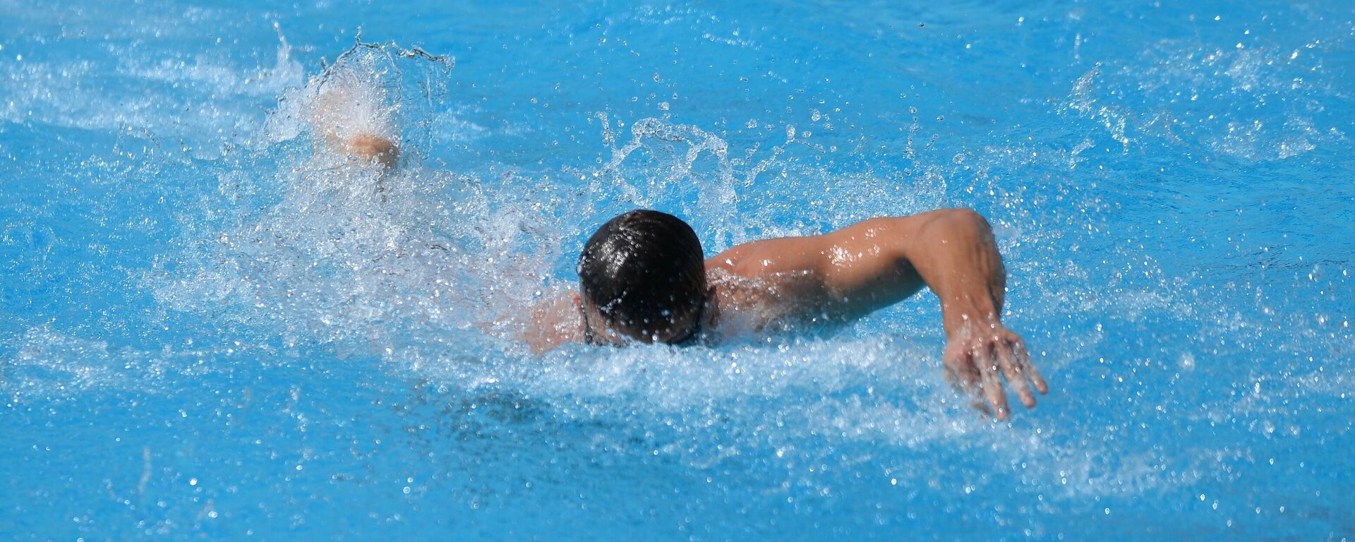 Plivanje u bazenu - Sputnik Srbija, 1920, 12.01.2024