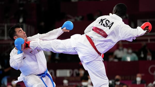 Nokaut koji je odlučio finale u karateu do 75kg na Olimpijskim igrama - Sputnik Srbija