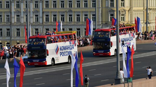 Руски олимпијци дочекани као хероји на Црвеном тргу - Sputnik Србија