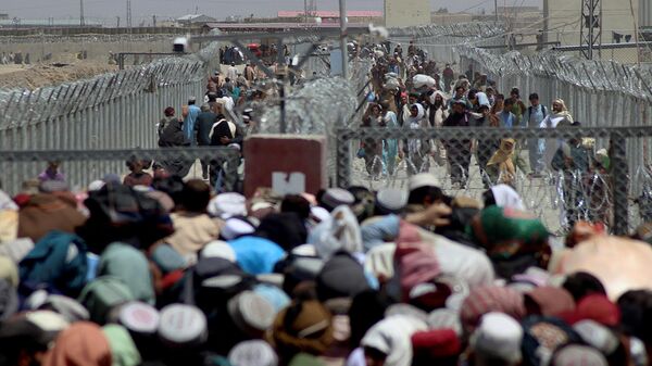 Авганистанци прелазе гранични прелаз са Пакистаном - Sputnik Србија