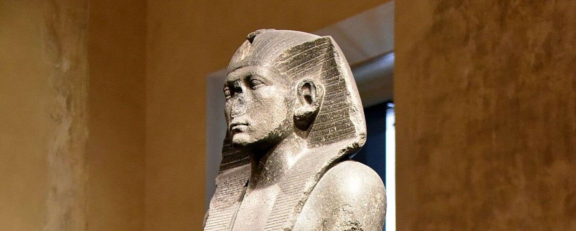 Статуа египатског фараона Аменемхета Трећег у музеју у Берлину - Sputnik Србија, 1920, 15.08.2021