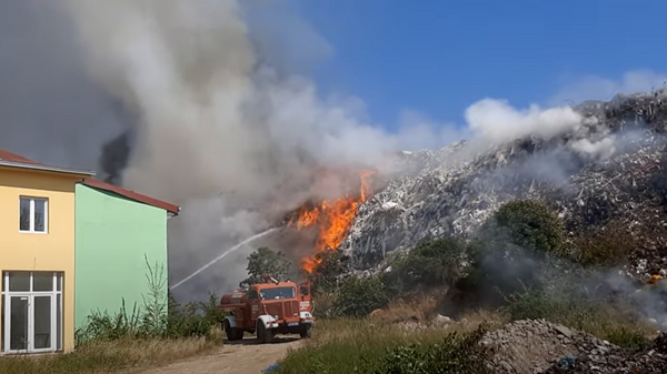 Пожар на депонији у Тополи - Sputnik Србија