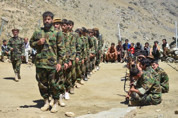 Avganistanski pokret otpora tokom obuke u oblasti Abdulah Hil okruga Dara u pokrajini Pandžšer  - Sputnik Srbija