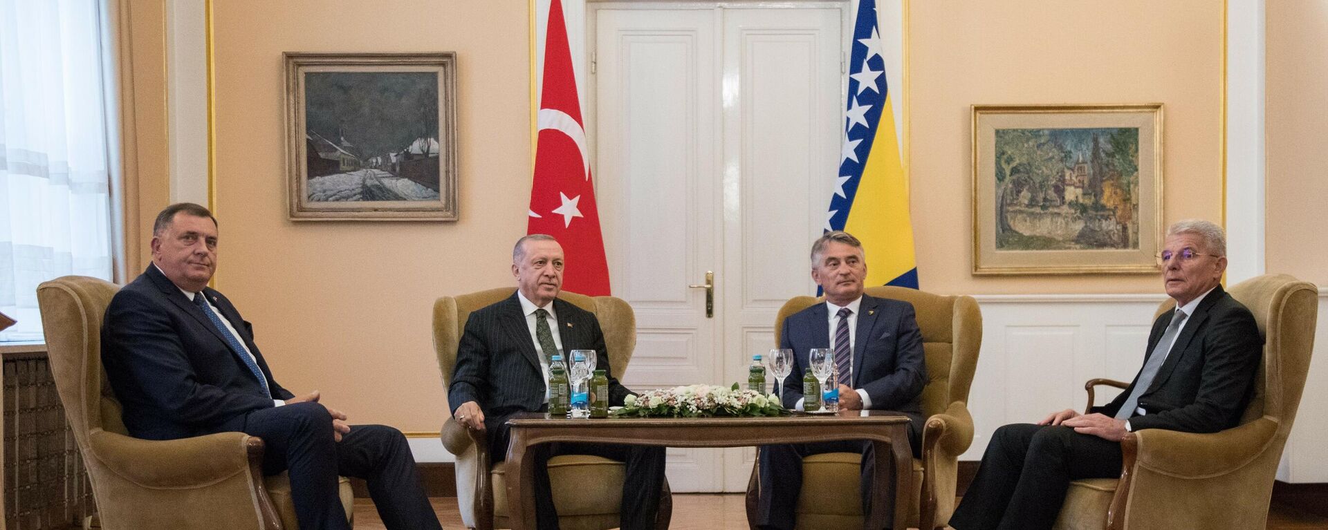 Predsednik Turske Redžep Tajip Erdogan na sastanku sa članovima Predsedništva BiH - Sputnik Srbija, 1920, 19.01.2022