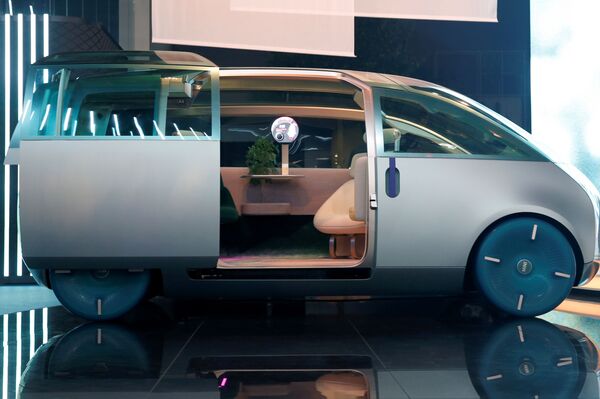 Концептуални аутомобил МИНИ „Вижен урбанаут“ виђен је током БМВ догађаја уочи сајма аутомобила у Минхену „Мобилити 2021“, Немачка, 6. септембра 2021. године. - Sputnik Србија