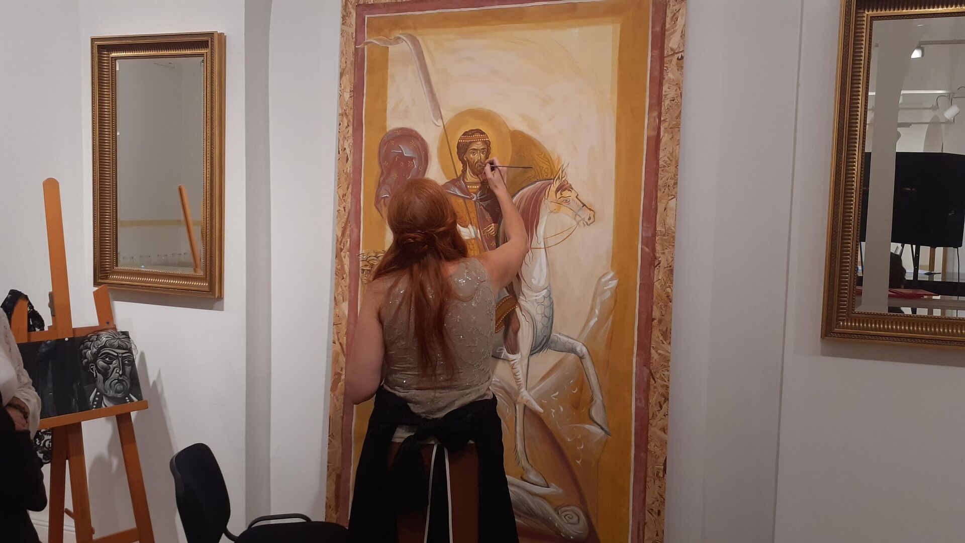 Руска уметница Ана Иљина осликава фреску Александра Невског - Sputnik Србија, 1920, 16.09.2021