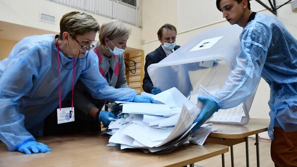 Бројање гласова на изборима у Русији - Sputnik Србија