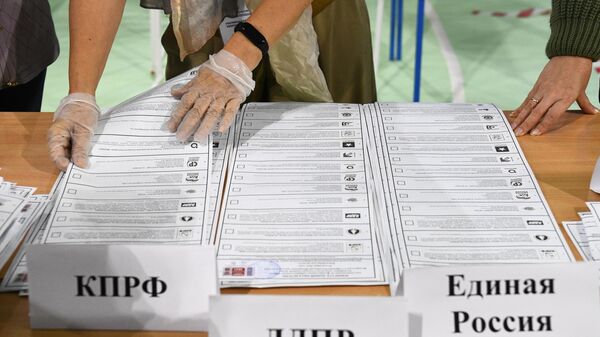 Пребројавање гласова на парламентарним изборима у Русији - Sputnik Србија