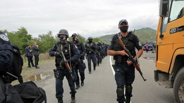 Pripadnici specijalnih policijskih snaga ROSU na severu Kosova i Metohije - Sputnik Srbija