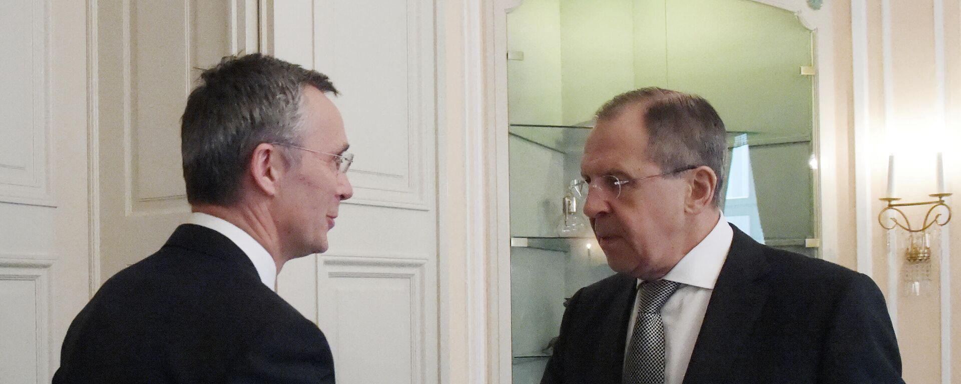 Ministar spoljnih poslova Rusije Sergej Lavrov sa generalnim sekretarom NATO-a Jensom Stoltenbergom - Sputnik Srbija, 1920, 23.09.2021