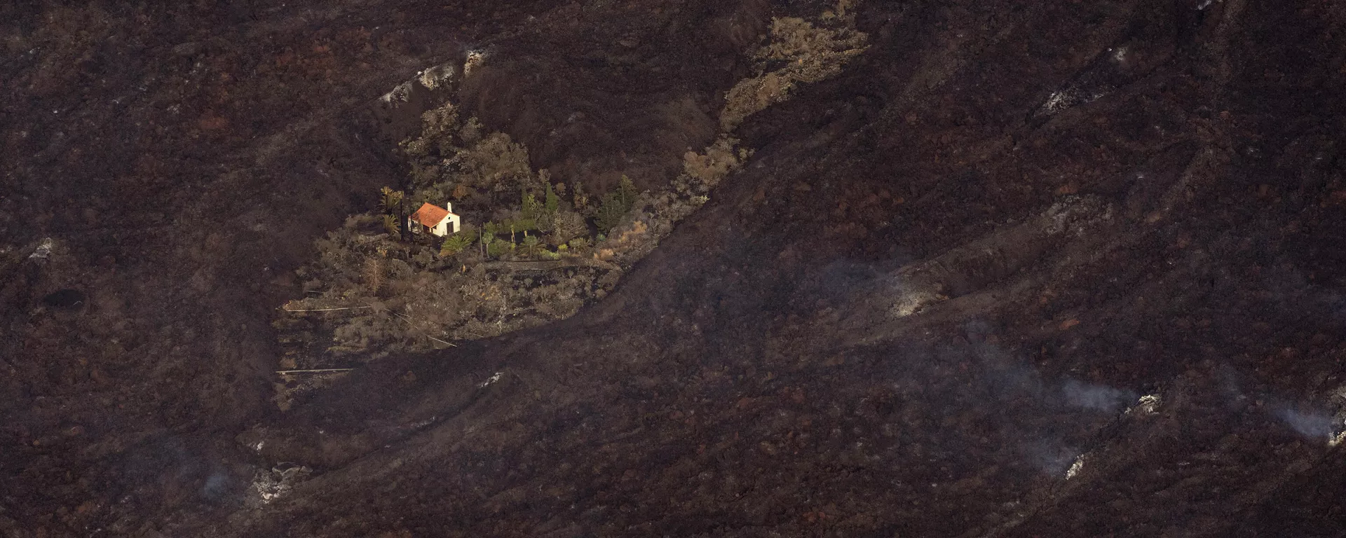 Lava zaobišla kuću na La Palmi - Sputnik Srbija, 1920, 24.09.2021