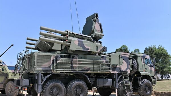 Артиљеријско-ракетни систем за противвадухопловна дејства „Панцир С1“  - Sputnik Србија