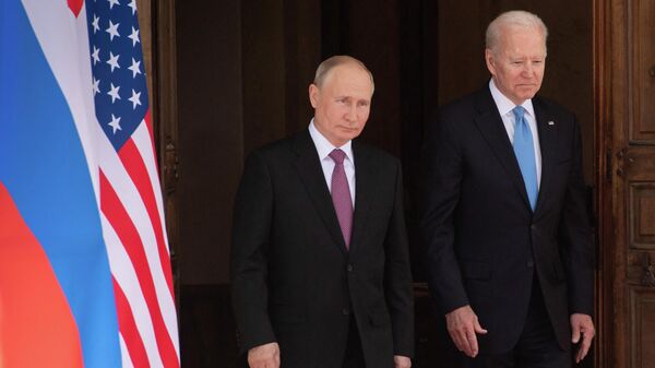 Predsednici Rusije i SAD Vladimir Putin i Džozef Bajden u Ženevi - Sputnik Srbija