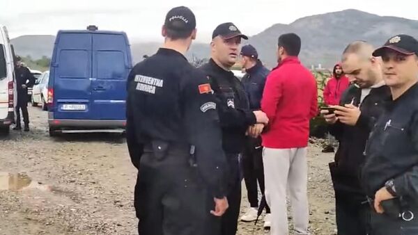 Хапшење мештана Ботуна код Подгорице током протеста због градње колектора - Sputnik Србија