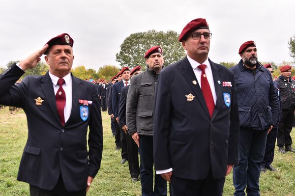 Ветерани 63. падобранске на обележавању Дана бригаде - Sputnik Србија