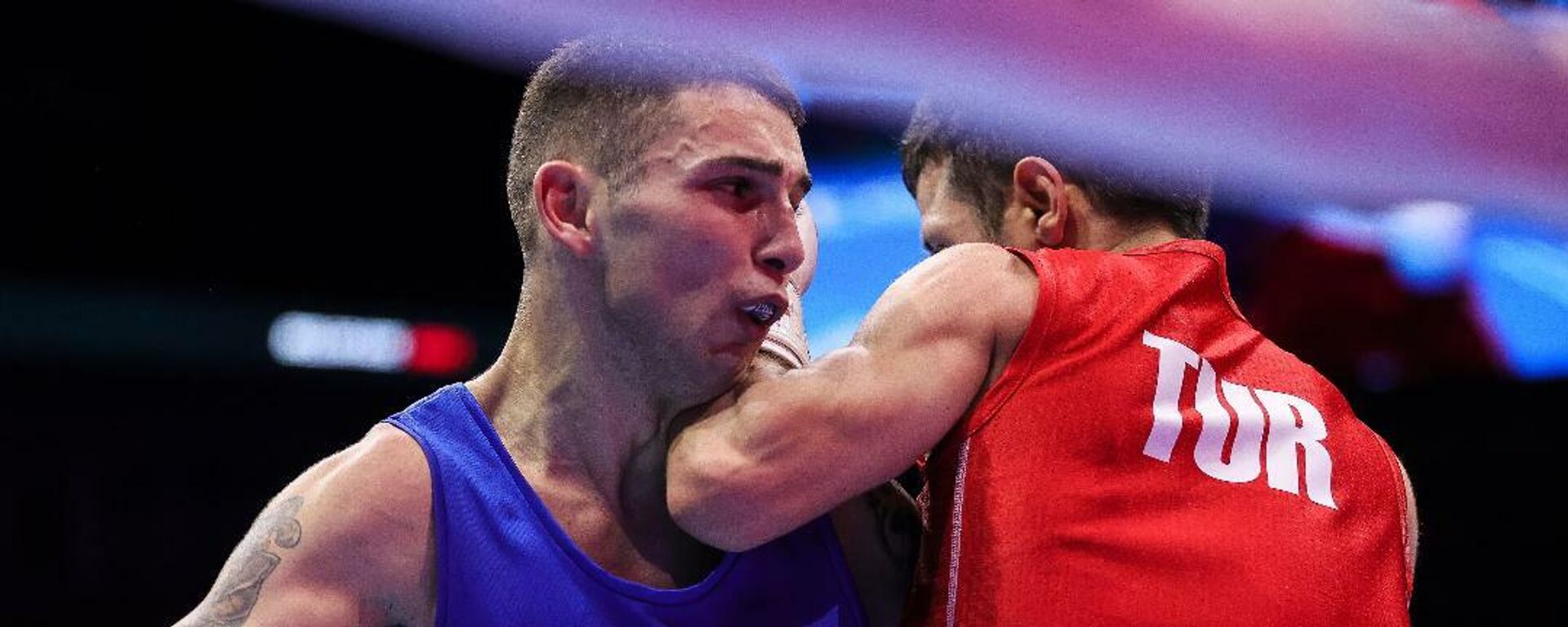 Srpski bokser Omer Ametović na Svetskom prvenstvu u boksu protiv Turčina Muhameda Unlua - Sputnik Srbija, 1920, 27.10.2021