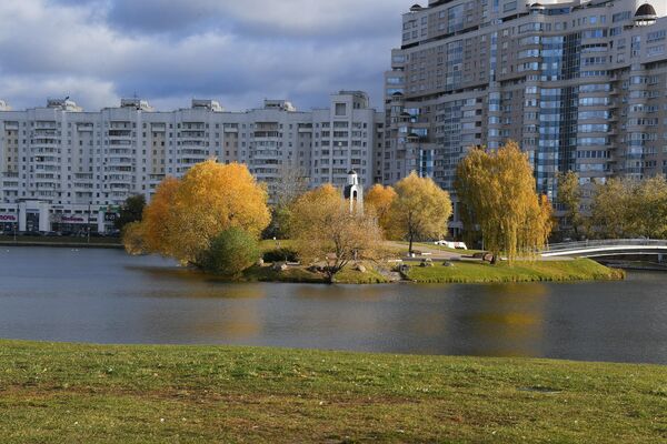 Međutim, mora se priznati da zlatna boja lepo stoji prestonici Belorusije. - Sputnik Srbija