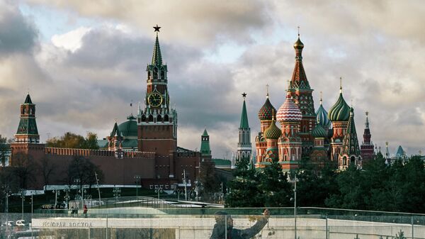 Pogled na moskovski Kremlj i crkvu Svetog Vasilija Blaženog - Sputnik Srbija