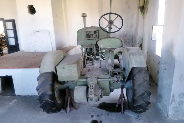 Poslednji sačuvani traktor T-08 Zadrugar - Sputnik Srbija