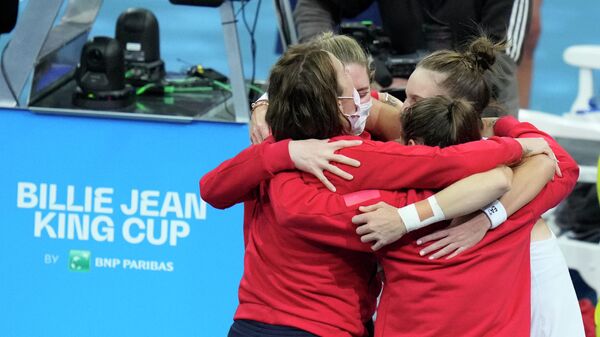 Ženska teniska reprezentacija Rusije slavi plasman u finale Bili Džin King kupa - Sputnik Srbija