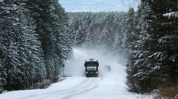 Снег је већ пао у неким деловима Сибира, као на пример у Шушенском округу.  - Sputnik Србија