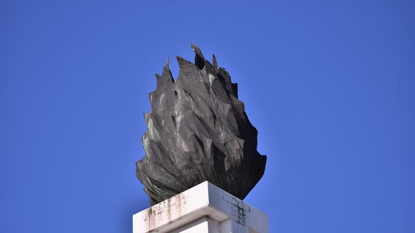 Споменик „Вечна ватра” у Парку Пријатељства на Ушћу  - Sputnik Србија