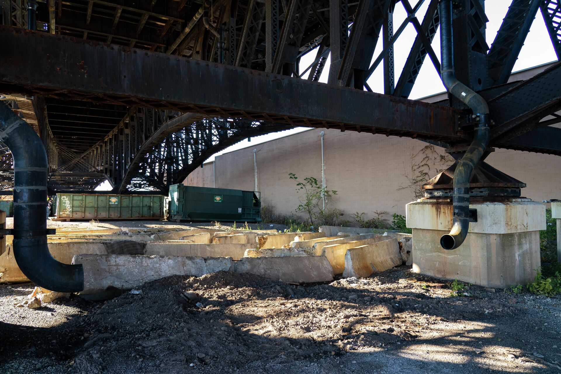 Deponija ispod mosta Pulaski u Nju Džersiju na kojoj je tragano za telom Džimija Hofe - Sputnik Srbija, 1920, 20.11.2021