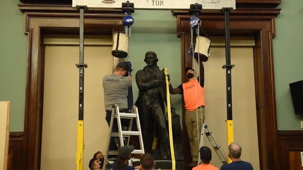 Uklanjanje statue Tomasa Džefersona iz njujorške gradske uprave - Sputnik Srbija