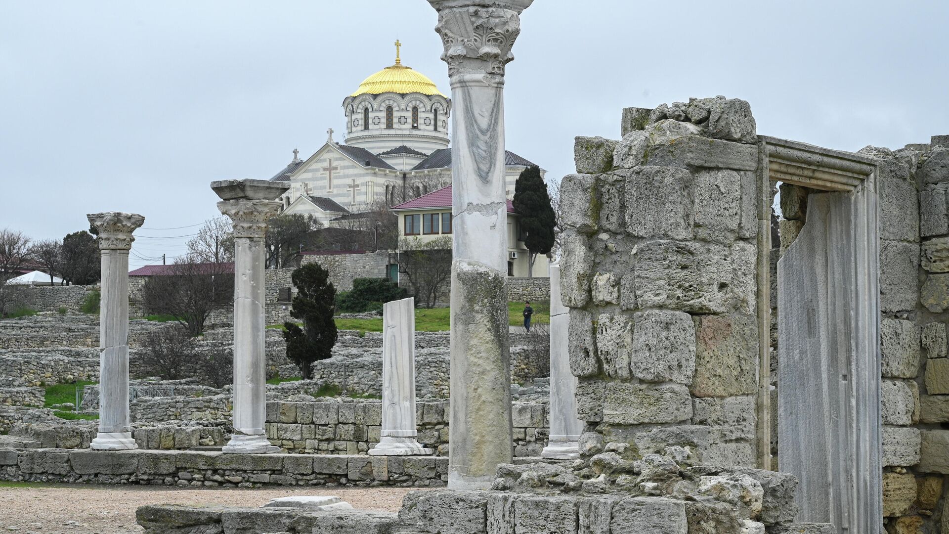 Bazilika na teritoriji muzeja-rezervata Hersonesus Tavričeski na Krimu - Sputnik Srbija, 1920, 28.11.2021