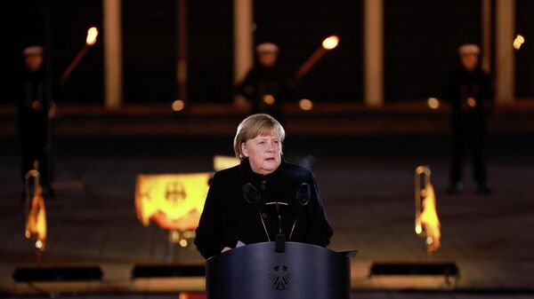 Ангела Меркел на војној свечаности у част њеног одласка са места канцеларке - Sputnik Србија