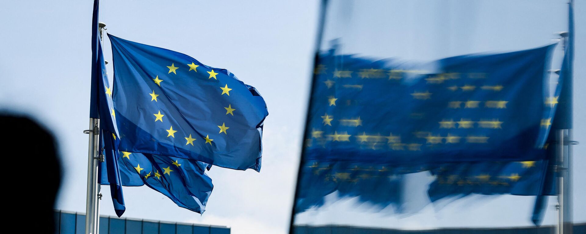 Заставе Европске уније испред зграде седишта ЕУ у Бриселу - Sputnik Србија, 1920, 05.12.2021