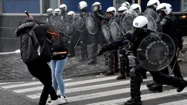 Сукоб белгијске полиције и демонстраната у Бриселу - Sputnik Србија