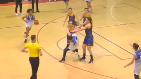 Tuča na košarkaškoj utakmici između Jedinstva i Orlova - Sputnik Srbija