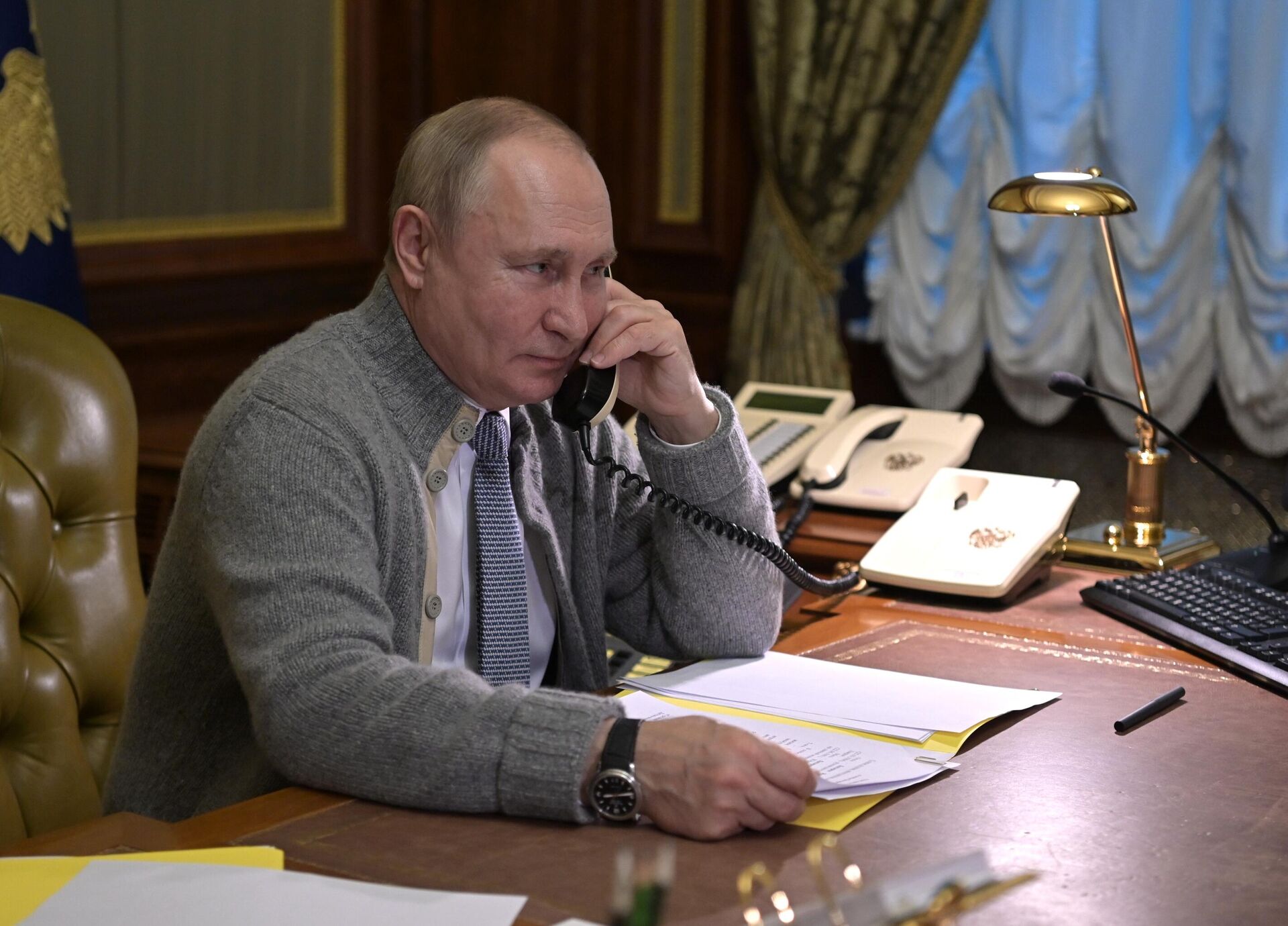 Ruski predsednik Vladimir Putin razgovarao telefonom sa učesnicima akcije „Jelka želja“ - Sputnik Srbija, 1920, 30.12.2021