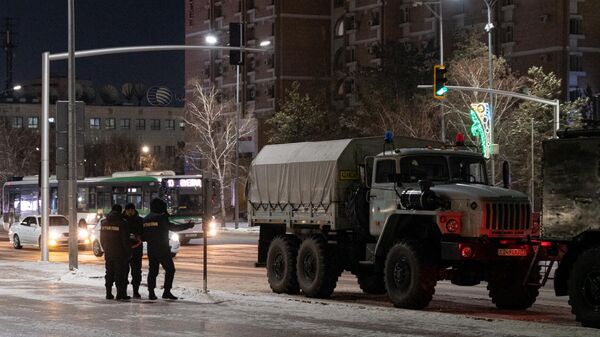 Војска на улицама Нур Султана, Казахстан - Sputnik Србија