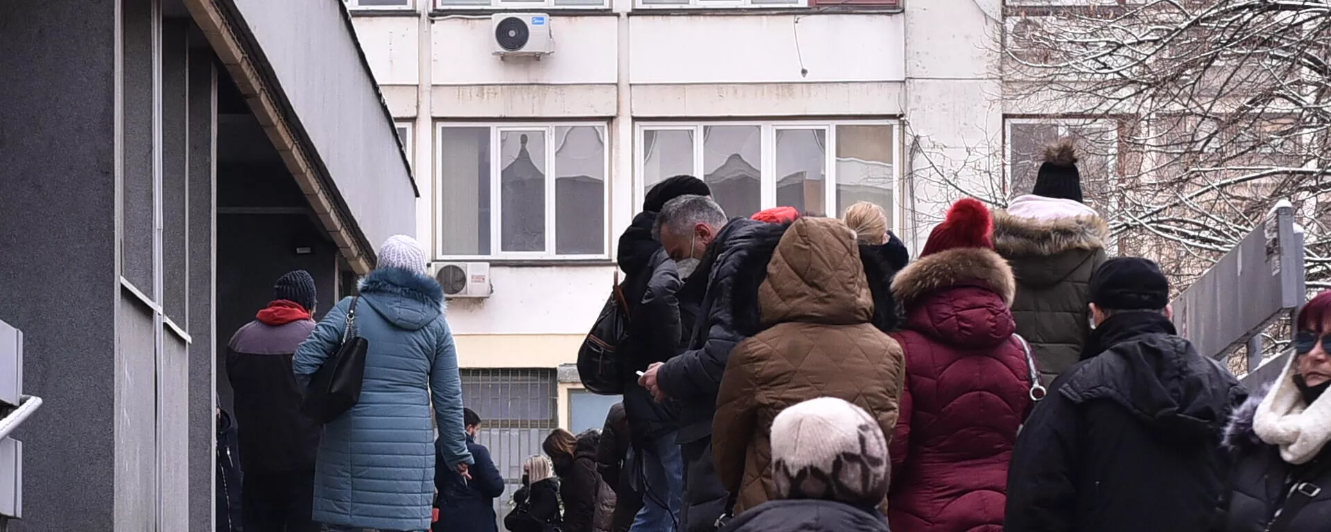 Red ispred kovid ambulante - Sputnik Srbija, 1920, 10.01.2022