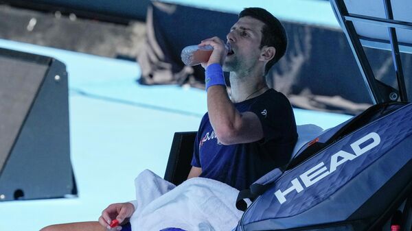 Novak Đoković na treningu pred početak Australijan opena 2022. - Sputnik Srbija