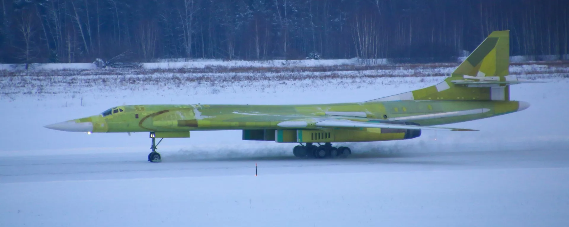 Strateški bombarder raketni nosač Tu-160M na aerodromu Kazanjske fabrike aviona - Sputnik Srbija, 1920, 13.01.2022