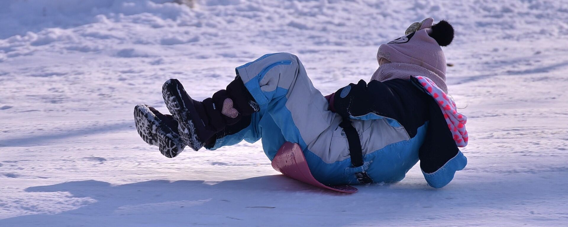 Деца на снегу - Sputnik Србија, 1920, 28.03.2023