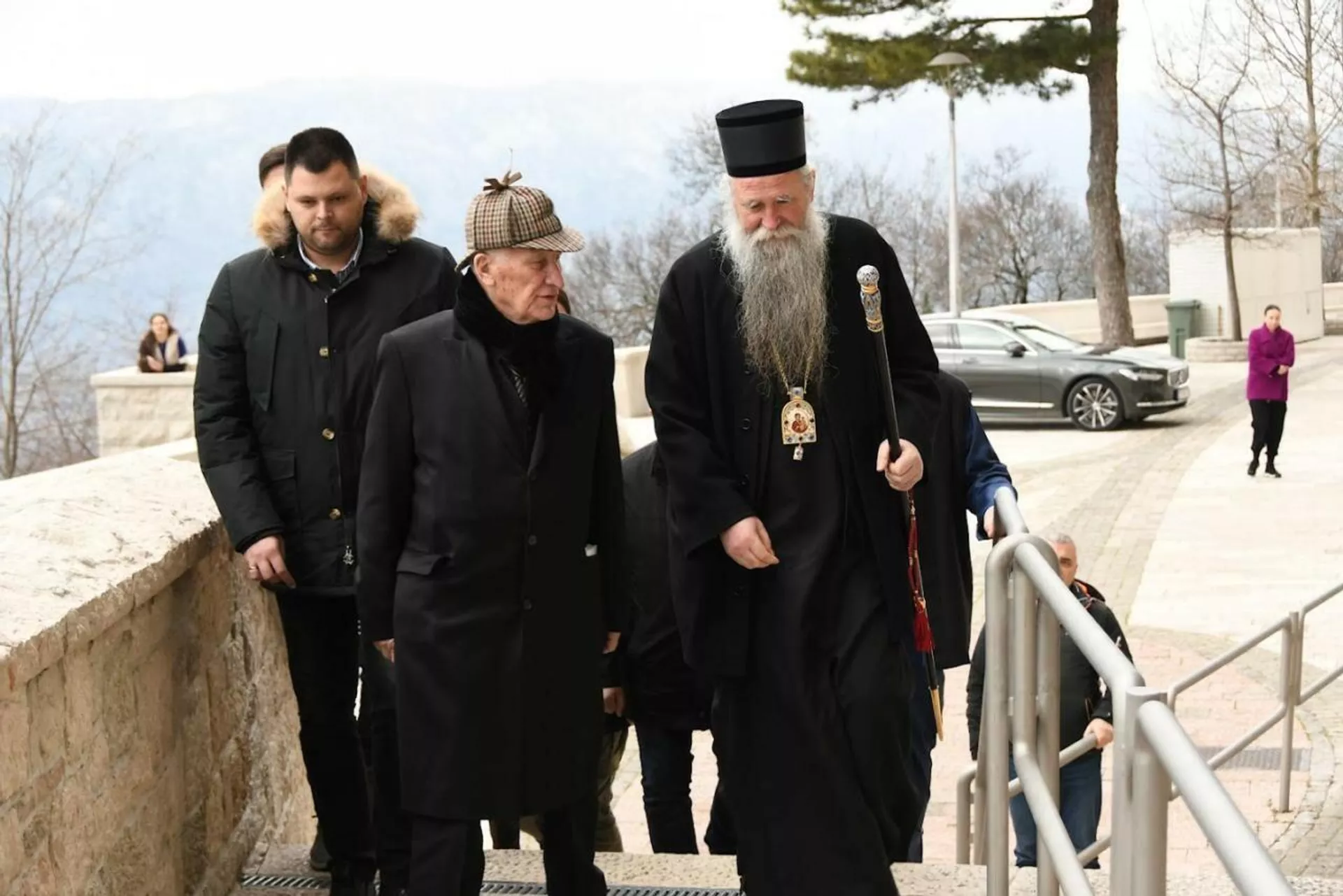 Matiju Bećkovića je u manastiru Ostrog dočekao mitropolit crnogorsko-primorski Joanikije Matiju Bećkovića je u manastiru Ostrog dočekao mitropolit crnogorsko-primorski Joanikije - Sputnik Srbija, 1920, 28.01.2022