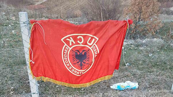Zastava OVK na ulazu u Veliku Hoču - Sputnik Srbija