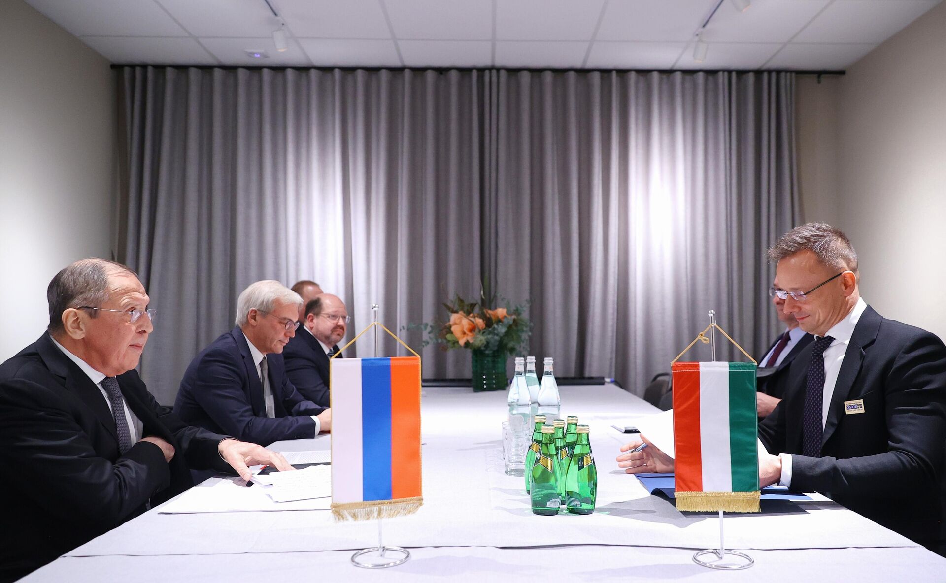 Ministar spoljnih poslova Rusije Sergej Lavrov i ministar spoljnih poslova Mađarske Peter Sijarto tokom sastanka u Stokholmu - Sputnik Srbija, 1920, 19.09.2022